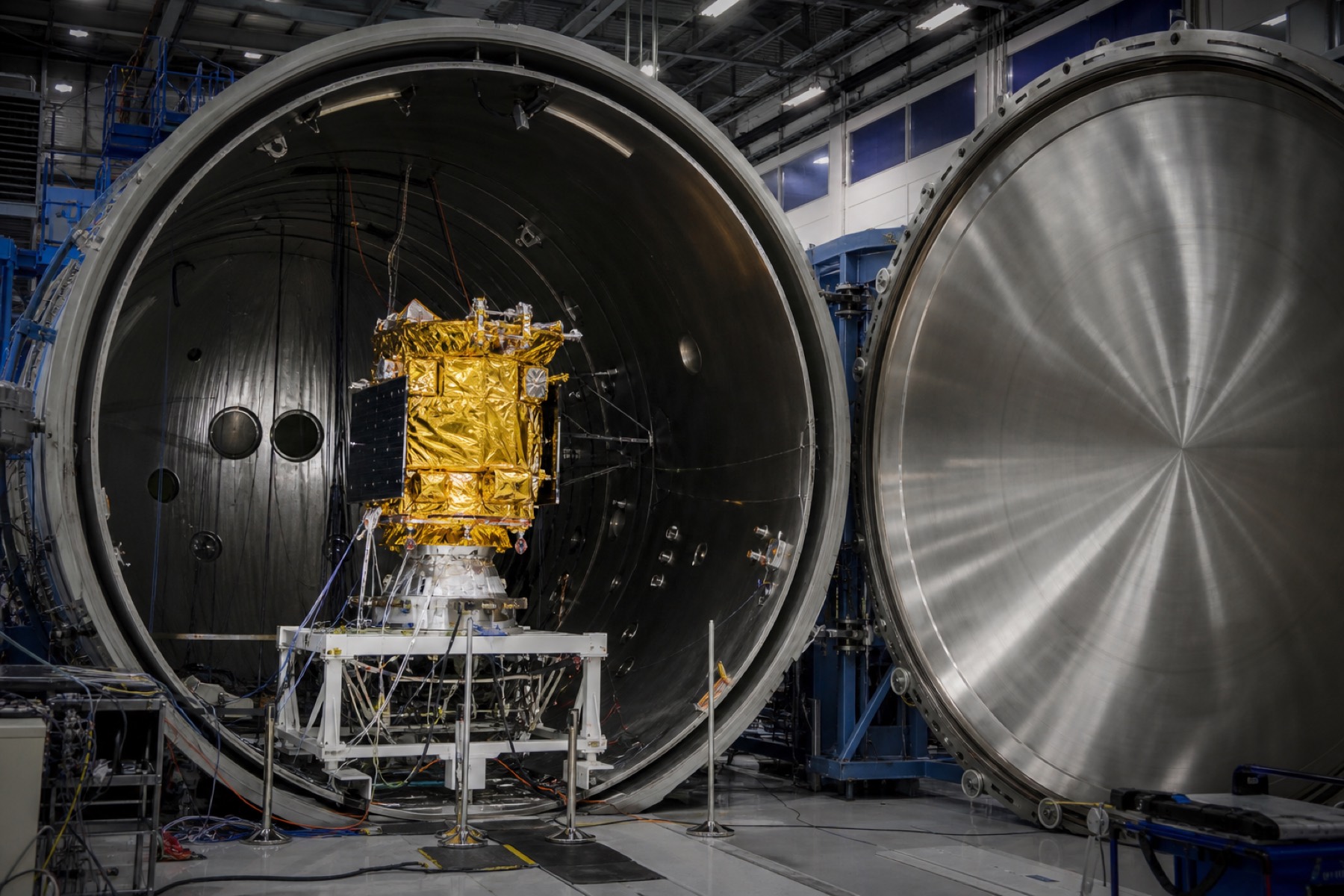 Essai sous vide thermique du satellite